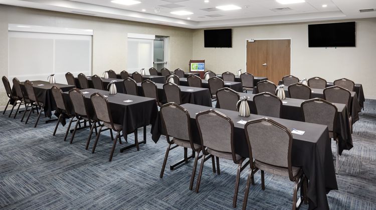 Holiday Inn Expres/Stes Chicago N Shore Meeting