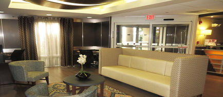 Holiday Inn Express & Suites Oxford Lobby