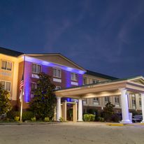 Holiday Inn Express & Suites Oxford