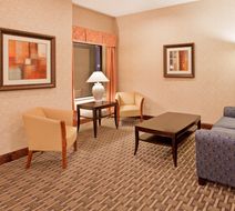 Holiday Inn Express & Suites Kansas City Lobby