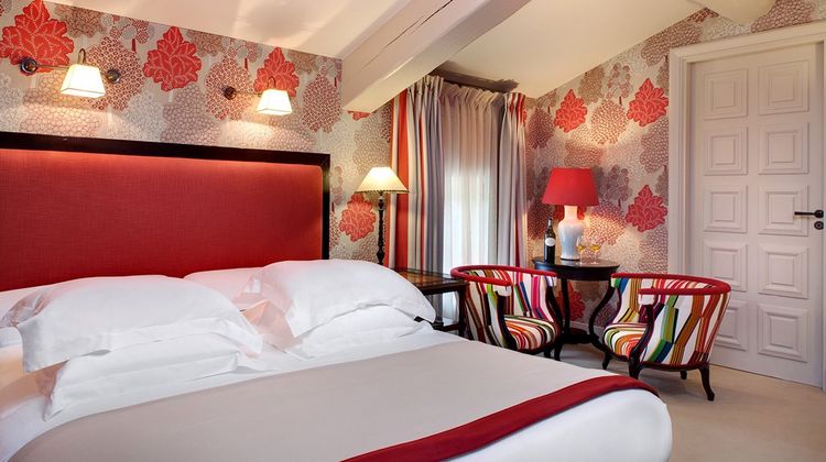 Hostellerie De Pavie Room