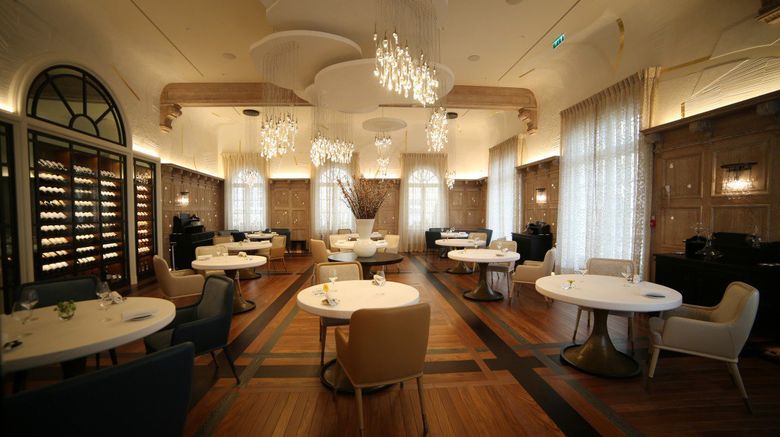 <b>Hostellerie De Pavie Restaurant</b>. Images powered by <a href="https://www.leonardoworldwide.com/" title="Leonardo Worldwide" target="_blank">Leonardo</a>.