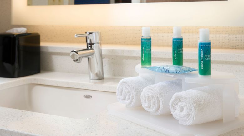 <b>Holiday Inn Express & Suites Altoona Room</b>. Images powered by <a href="https://www.leonardoworldwide.com/" title="Leonardo Worldwide" target="_blank">Leonardo</a>.