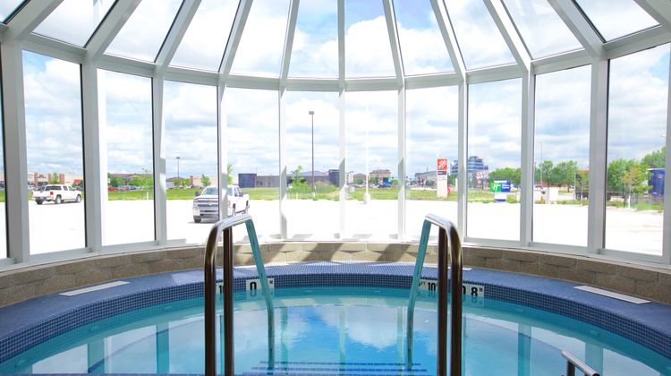 Holiday Inn Express Fargo SW I-94 45th S Pool