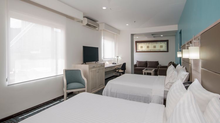 Holiday Inn Hotel & Suites Room