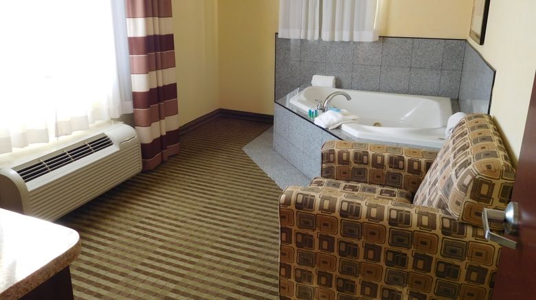 <b>Holiday Inn Express Hotel & Suites Suite</b>. Images powered by <a href="https://www.leonardoworldwide.com/" title="Leonardo Worldwide" target="_blank">Leonardo</a>.