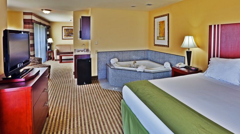 <b>Holiday Inn Express Hotel & Suites Suite</b>. Images powered by <a href="https://www.leonardoworldwide.com/" title="Leonardo Worldwide" target="_blank">Leonardo</a>.