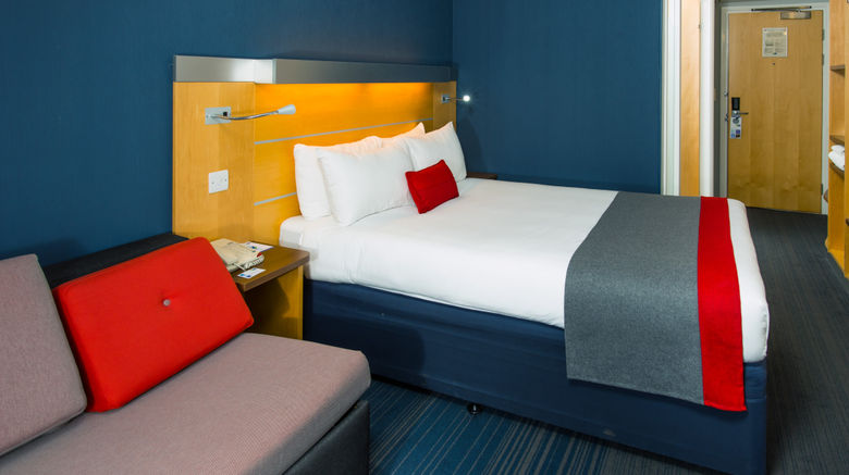 <b>Holiday Inn Express Hemel Hempstead Room</b>. Images powered by <a href="https://www.leonardoworldwide.com/" title="Leonardo Worldwide" target="_blank">Leonardo</a>.
