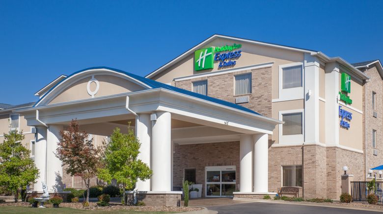 Holiday Inn Express  and  Suites Clarksville Exterior. Images powered by <a href="https://www.leonardoworldwide.com" target="_blank" rel="noopener">Leonardo</a>.