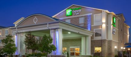 Holiday Inn Express & Suites Clarksville Exterior