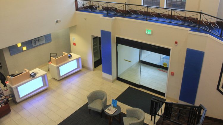 Holiday Inn Express Corydon Lobby
