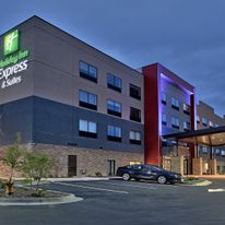 Holiday Inn Express & Suites Broomfield