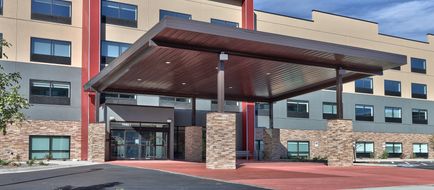 Holiday Inn Express & Suites Broomfield Exterior