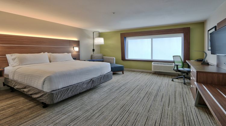 Holiday Inn Express & Suites Broomfield Room