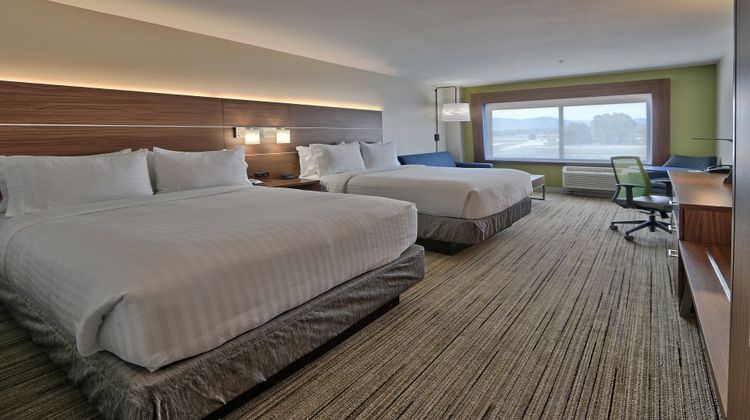 Holiday Inn Express & Suites Broomfield Room