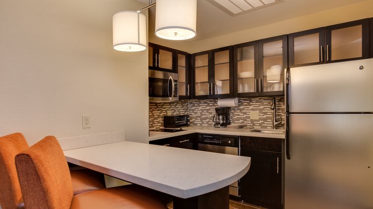 Staybridge Suites Atlanta Airport Room