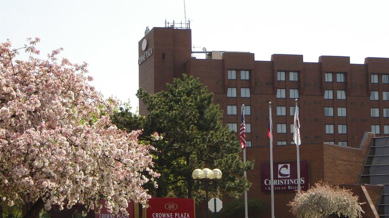 Crowne Plaza Columbus North Worthington Exterior. Images powered by <a href="https://www.leonardoworldwide.com" target="_blank" rel="noopener">Leonardo</a>.