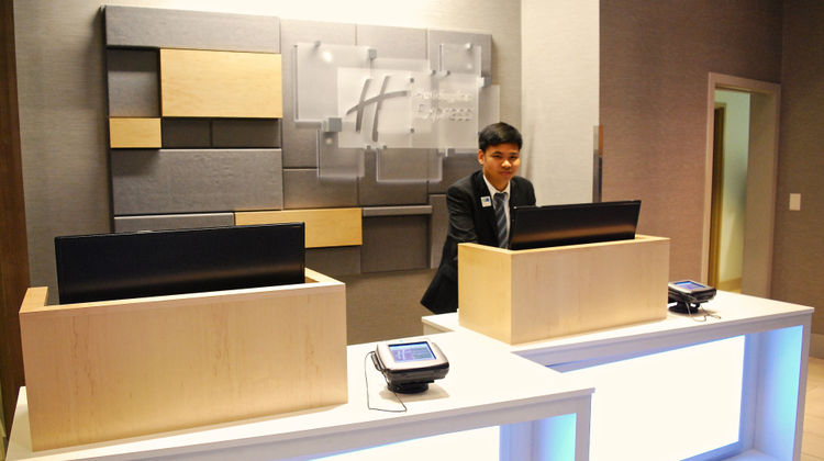Holiday Inn Express Vancouver Arpt Exterior