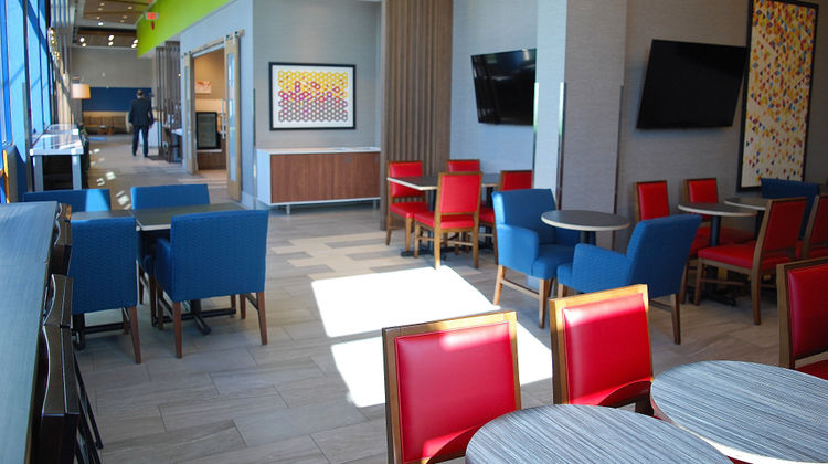 Holiday Inn Express Vancouver Arpt Exterior