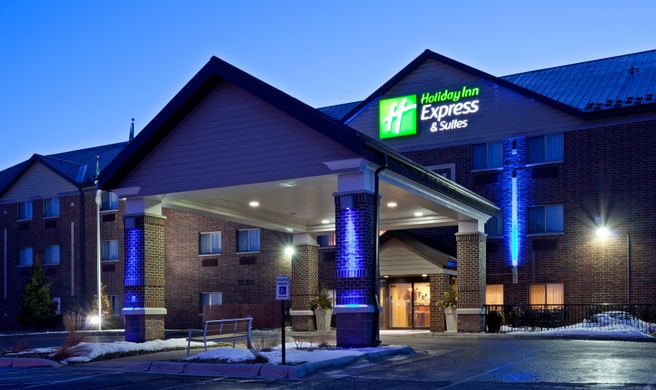 Holiday Inn Express & Suites St. Paul Exterior