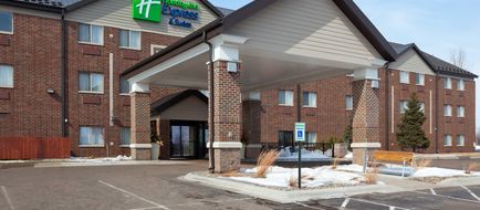 Holiday Inn Express & Suites St. Paul Exterior