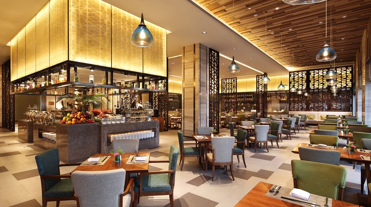 Crowne Plaza Resort Xishuangbanna Parkvw Restaurant