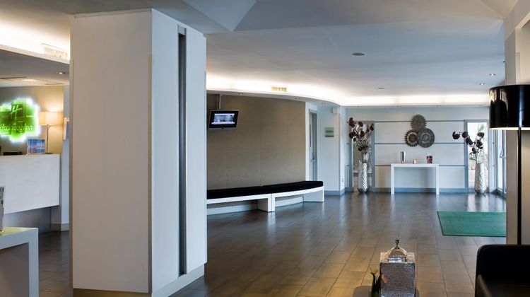 Holiday Inn Naples Lobby