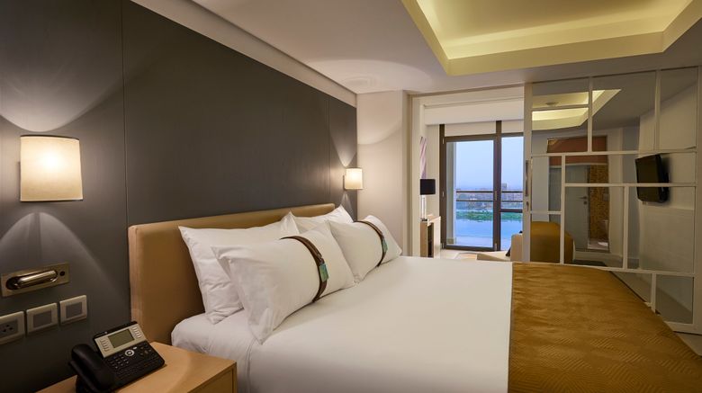 <b>Holiday Inn Cairo Maadi Suite</b>. Images powered by <a href="https://www.leonardoworldwide.com/" title="Leonardo Worldwide" target="_blank">Leonardo</a>.