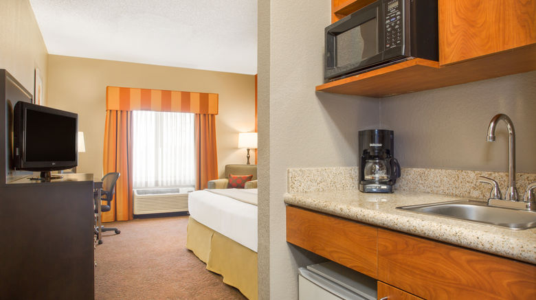 <b>Muncie Place Hotel & Suites Suite</b>. Images powered by <a href="https://www.leonardoworldwide.com/" title="Leonardo Worldwide" target="_blank">Leonardo</a>.