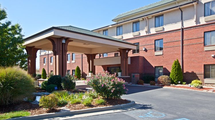 Holiday Inn Express Corydon Exterior