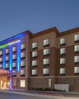 Holiday Inn Express & Suites Orleans SW