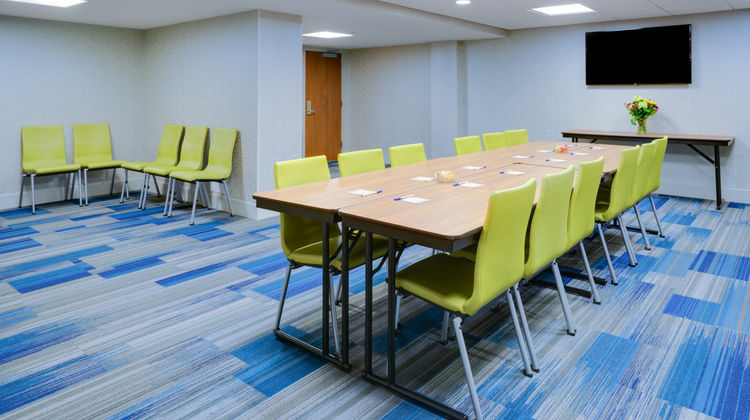 Holiday Inn Express & Stes Ft Washington Meeting