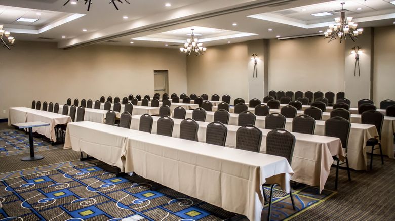 <b>Holiday Inn Express & Suites Arpt Wolf Meeting</b>. Images powered by <a href="https://www.leonardoworldwide.com/" title="Leonardo Worldwide" target="_blank">Leonardo</a>.