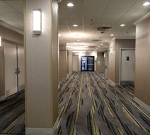 Holiday Inn Chicago O'Hare Lobby