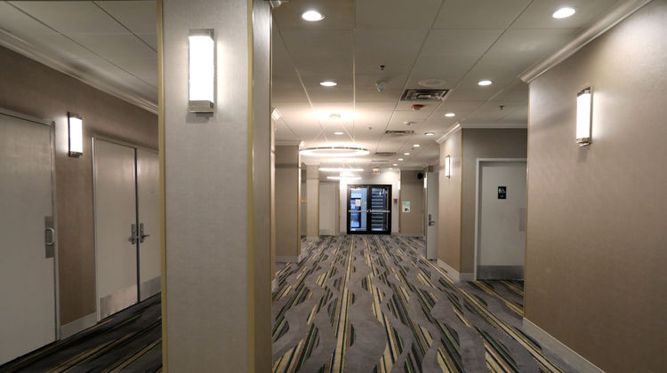 Holiday Inn Chicago O'Hare Lobby