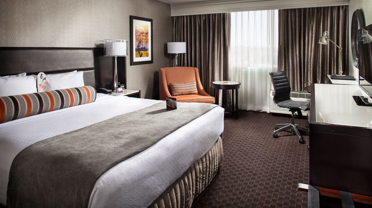 Crowne Plaza Phoenix Airport - PHX Suite