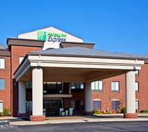 Holiday Inn Express & Suites Shelbyville Exterior