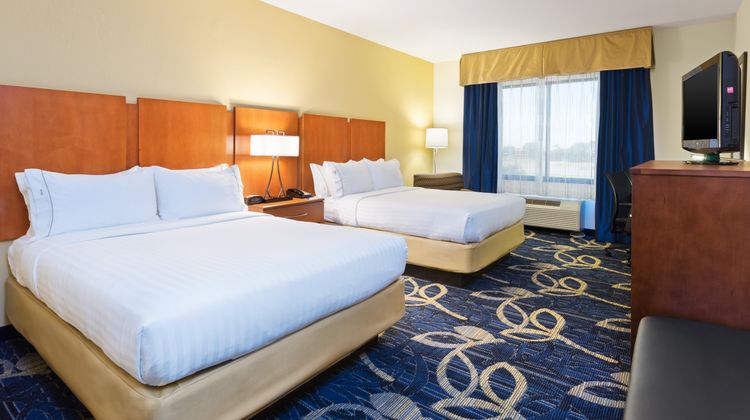 Holiday Inn Express/Suites Midland Loop Room