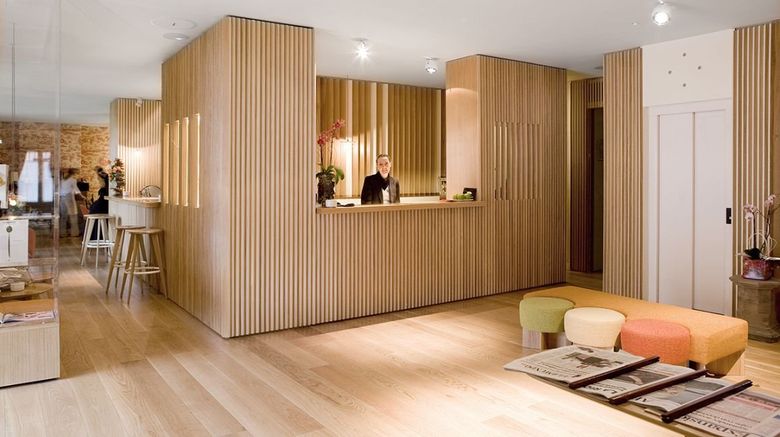 <b>Echaurren Hotel Lobby</b>. Images powered by <a href="https://www.leonardoworldwide.com/" title="Leonardo Worldwide" target="_blank">Leonardo</a>.