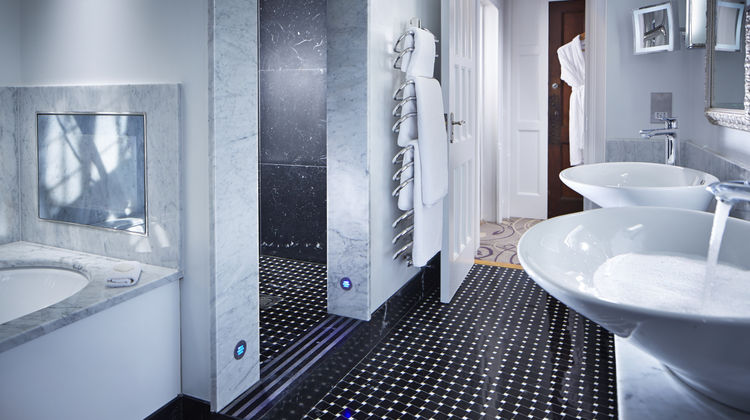 Fanhams Hall Hotel Suite
