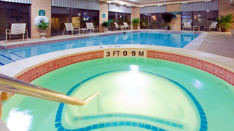 Holiday Inn Express Easton Pool