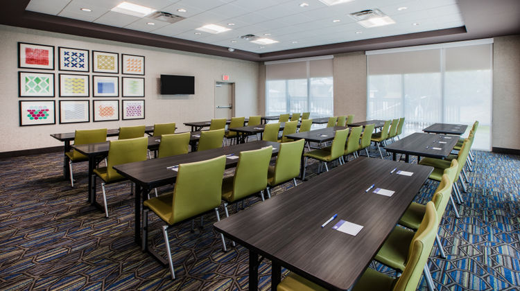 Holiday Inn Express Hotel & Suites Meeting