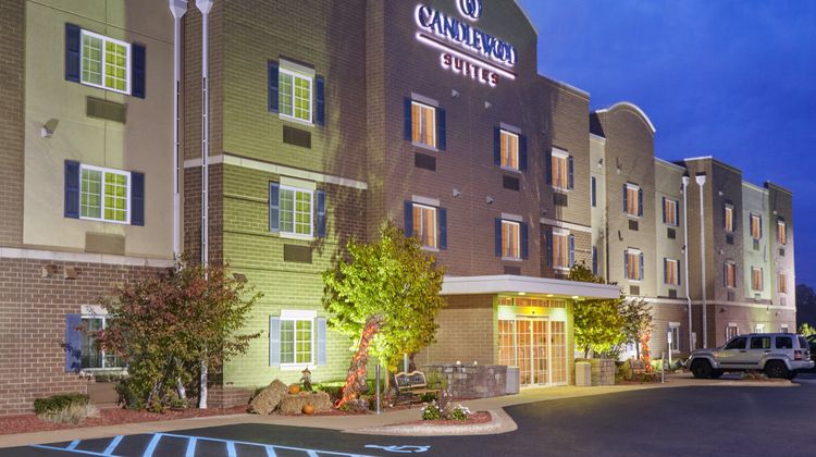 Candlewood Suites Milwaukee Airport Exterior