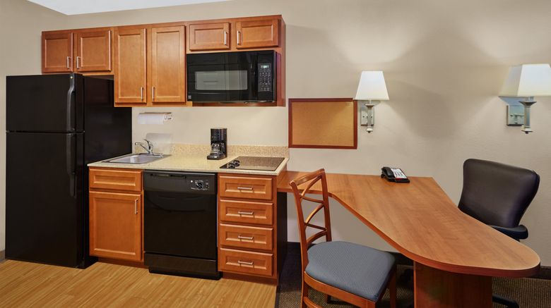 <b>Candlewood Suites Milwaukee Airport Suite</b>. Images powered by <a href="https://www.leonardoworldwide.com/" title="Leonardo Worldwide" target="_blank">Leonardo</a>.