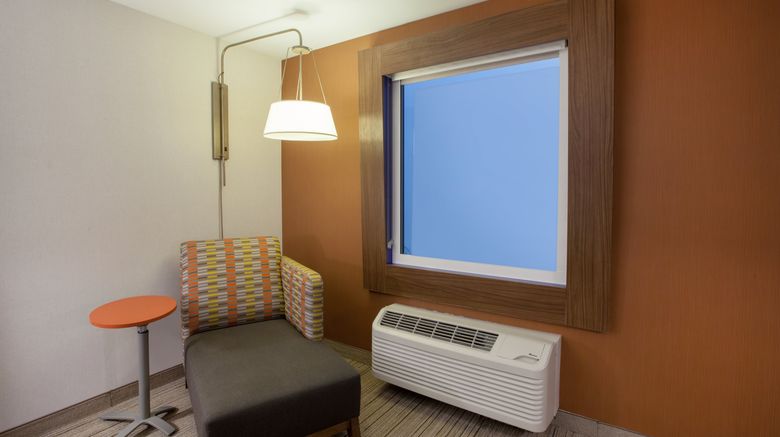 <b>Holiday Inn Express Room</b>. Images powered by <a href="https://www.leonardoworldwide.com/" title="Leonardo Worldwide" target="_blank">Leonardo</a>.