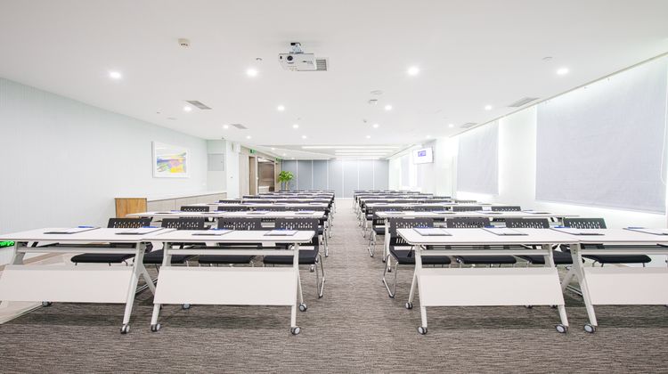 Holiday Inn Express Chifeng Hongshan Meeting