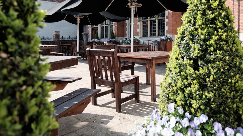 <b>The White Hart Hotel Exterior</b>. Images powered by <a href="https://www.leonardoworldwide.com/" title="Leonardo Worldwide" target="_blank">Leonardo</a>.