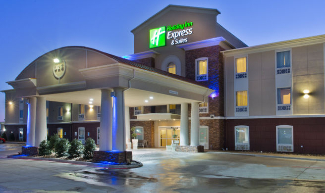 Holiday Inn Express & Suites Alvarado Exterior