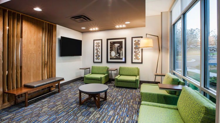 Holiday Inn Express Lobby