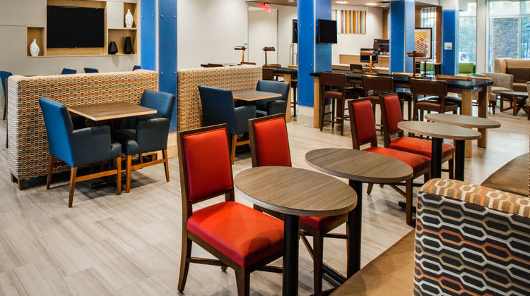 Holiday Inn Express Lobby